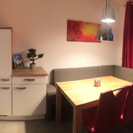 Schusternagele Apartman *